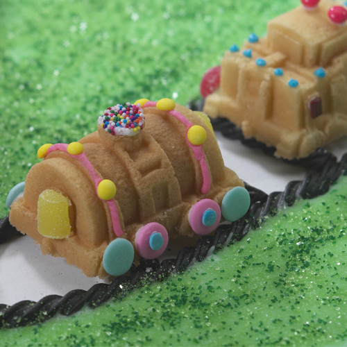 Nordicware Cake Pan 9 Locomotive And Cars Artgato Nordicware Cake Pan 9 Locomotive And Cars Artgato